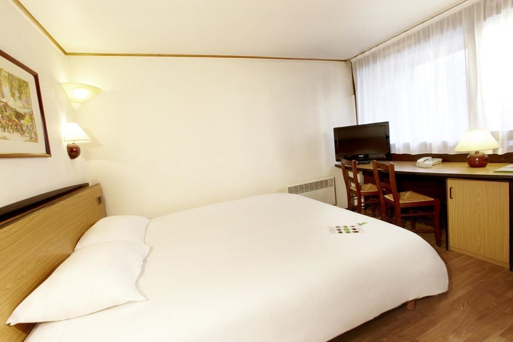Kyriad Tarbes Bastillac Room photo